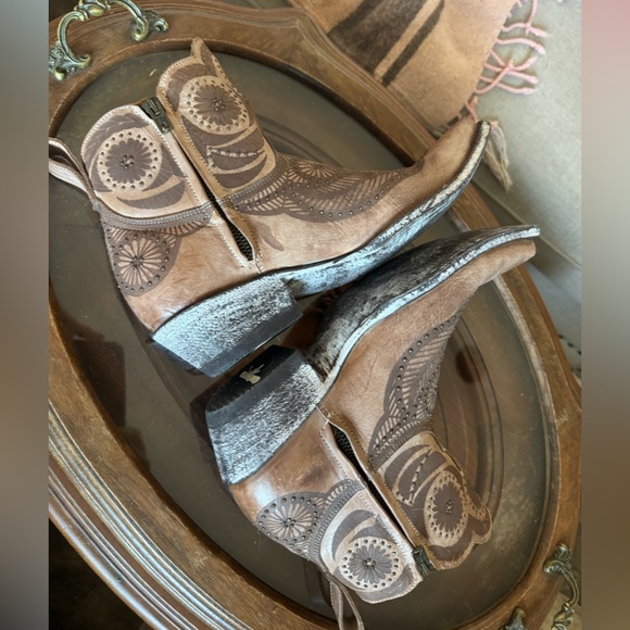 Old Gringo Boots Lightly Tooled Chocolate Color sz 8.5 - Picture 6 of 11